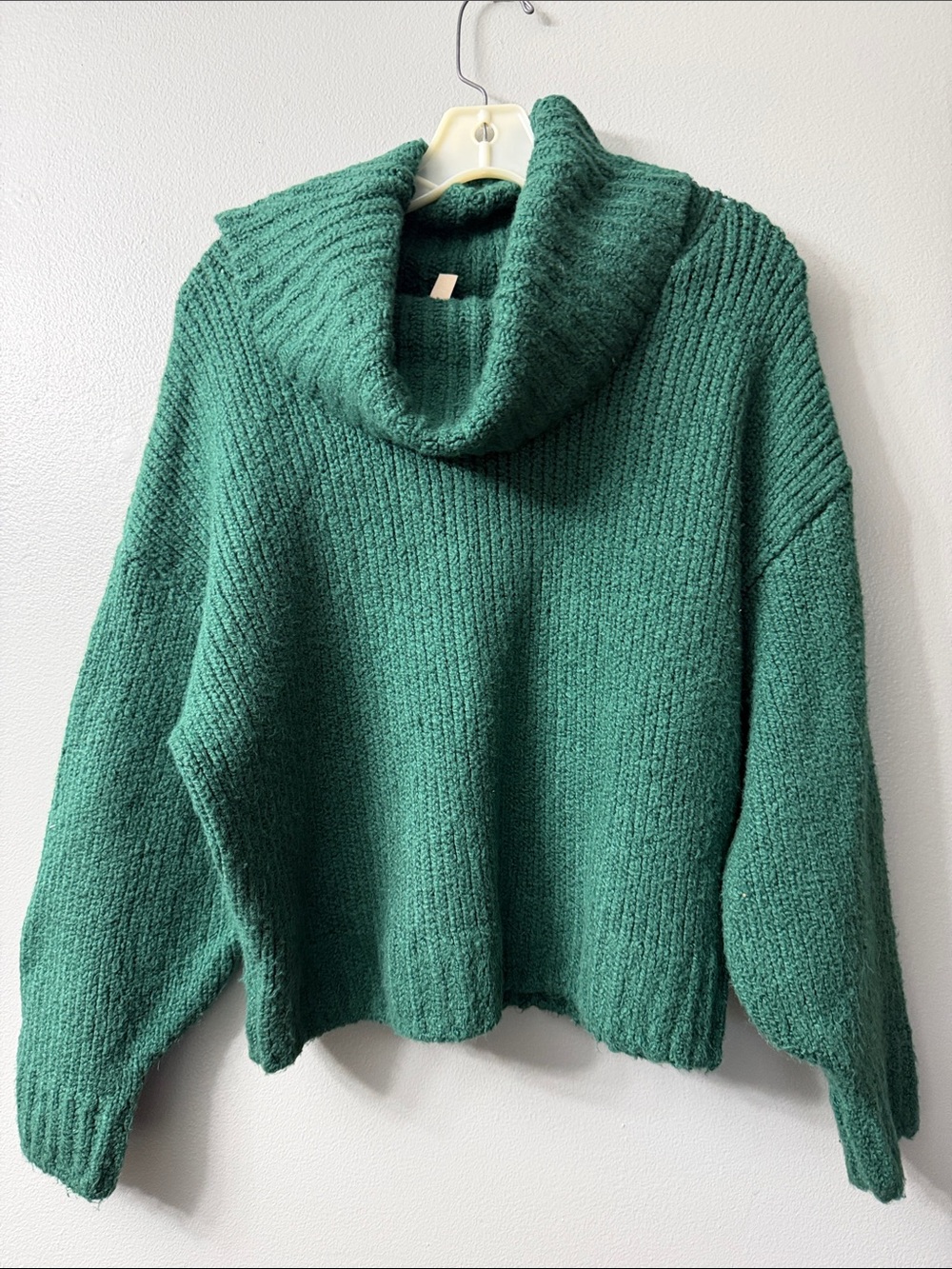 Anthropologie Pilcro oversize Emerald Green Cowl Neck Chunky Knit Sweater small